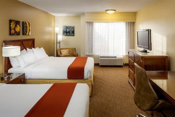 Holiday Inn Express Simi Valley By IHG photo 3