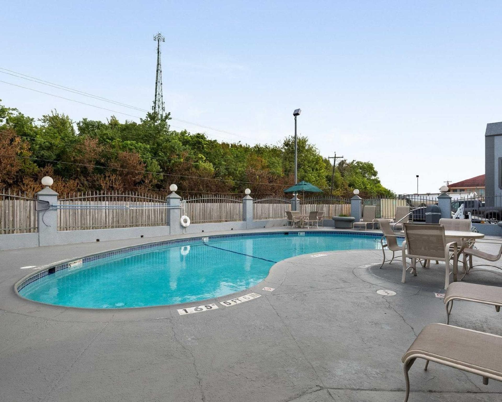 Quality Inn Clute Freeport photo 3