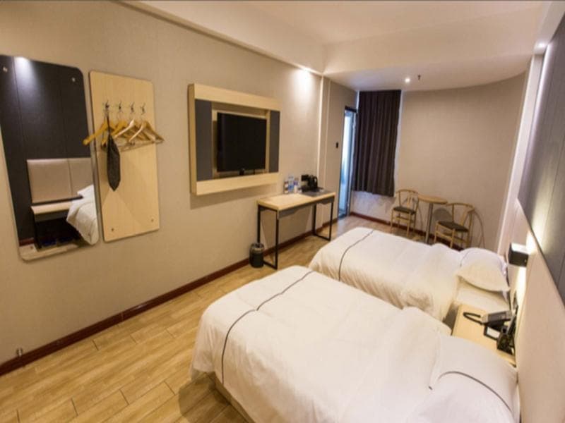 Thank Inn Plus Hotel Hebei Tangshan Lunan District Railway Station photo 5