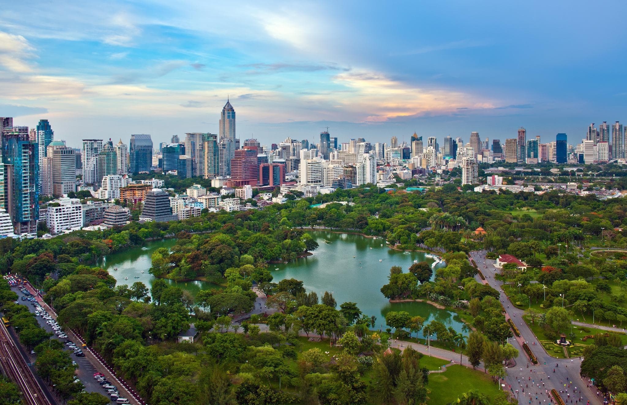 Crowne Plaza Bangkok Lumpini Park By IHG photo 2