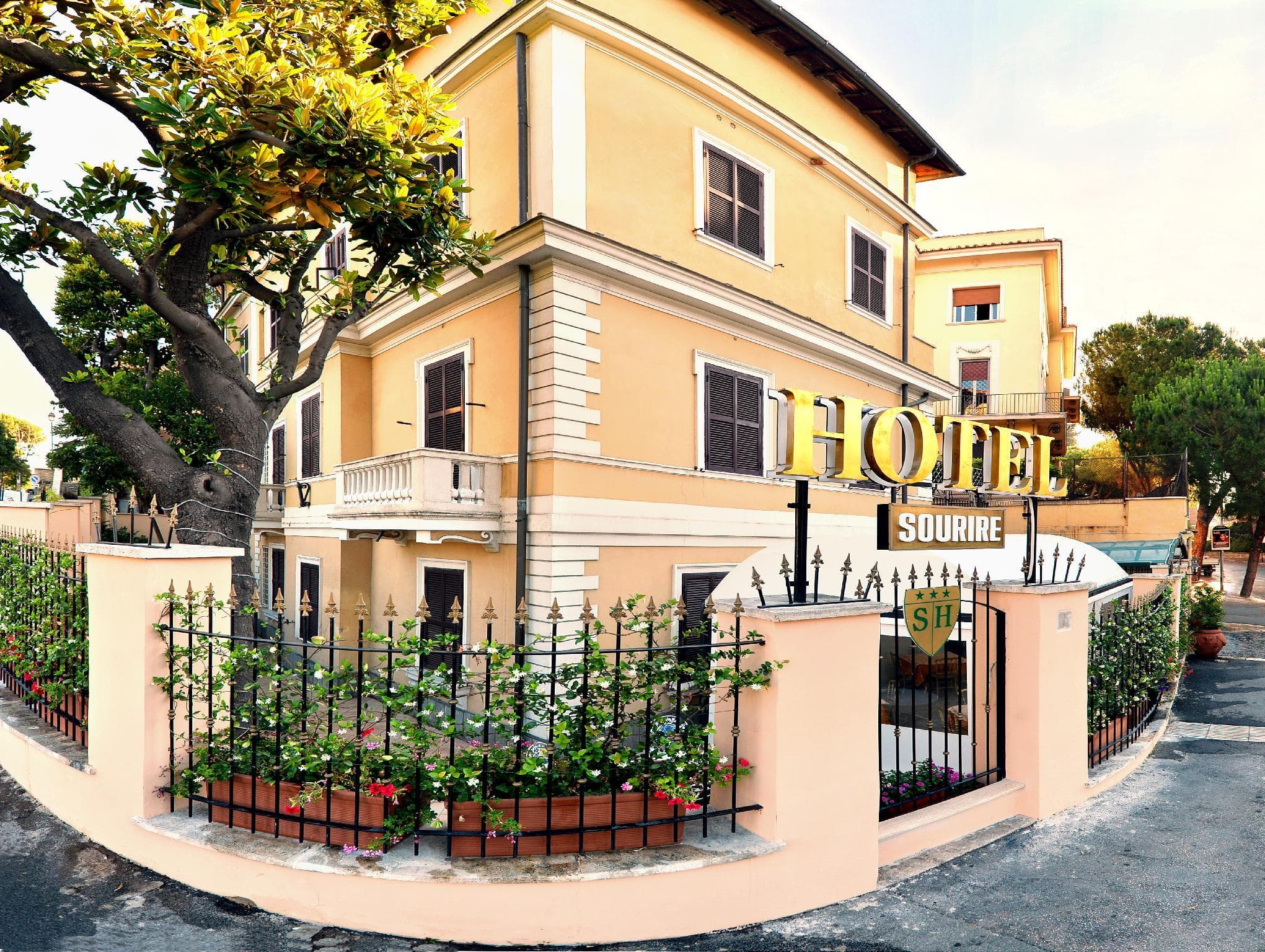 Sourire Hotel