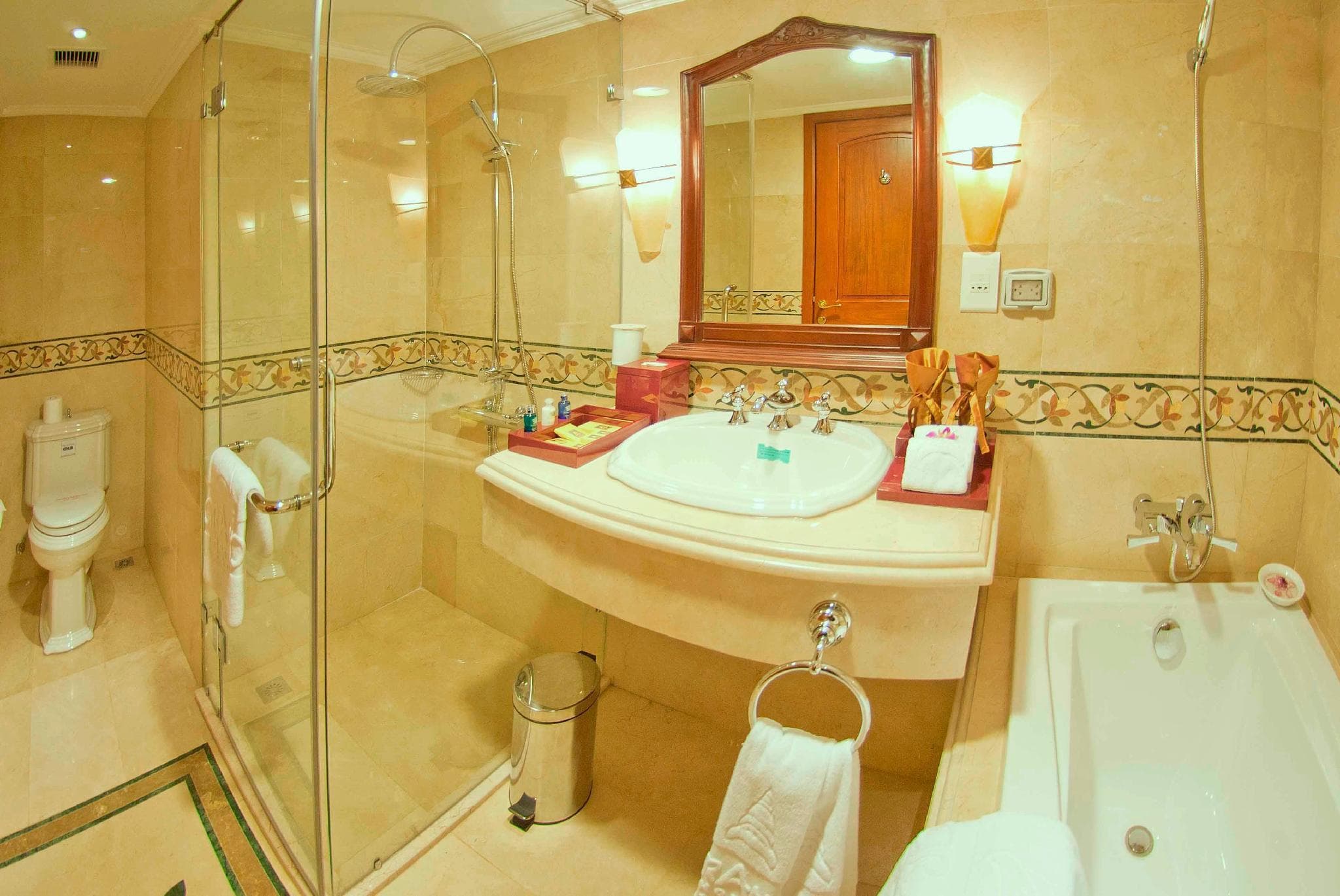Hotel Grand Saigon photo 2