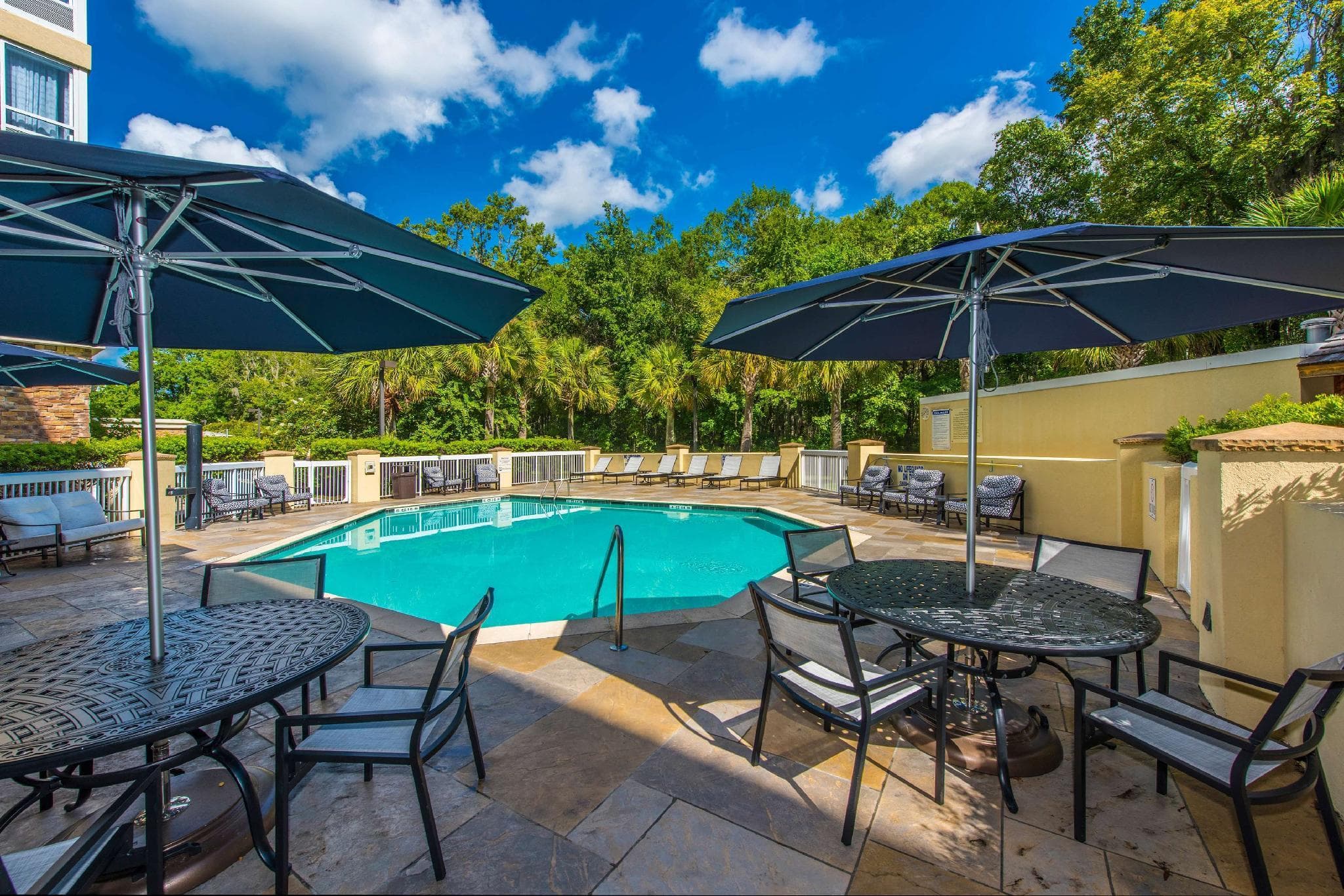 DoubleTree by Hilton North Charleston Convention Center