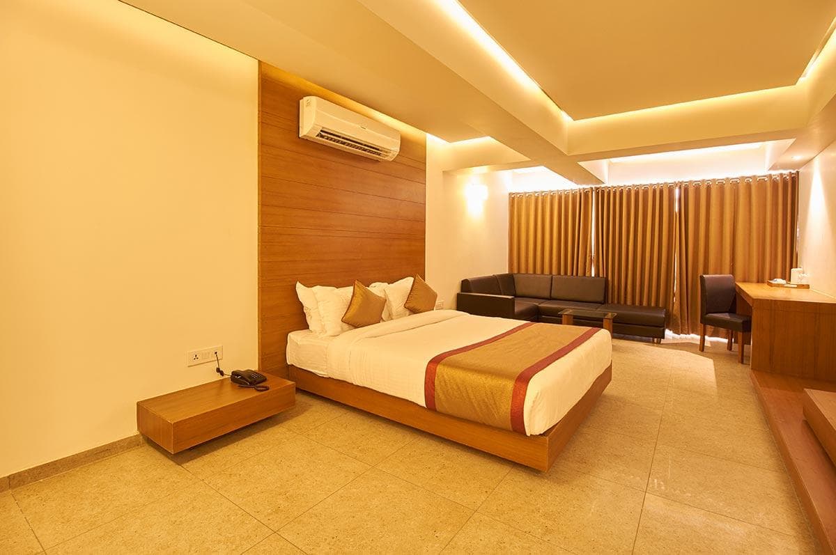 7Wonders Hotel Gandhinagar photo 2