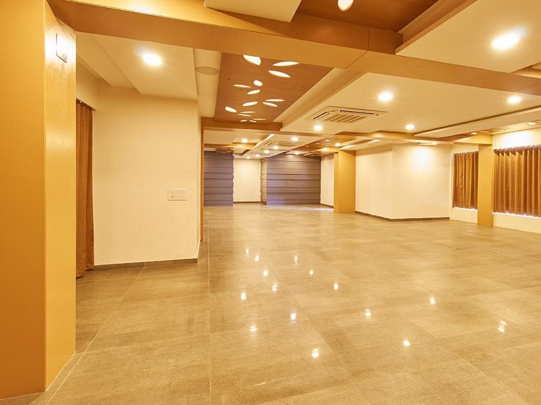 7Wonders Hotel Gandhinagar photo 4