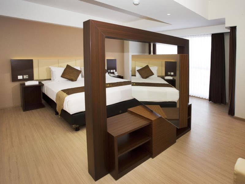 Hotel Gunawangsa MERR photo 3