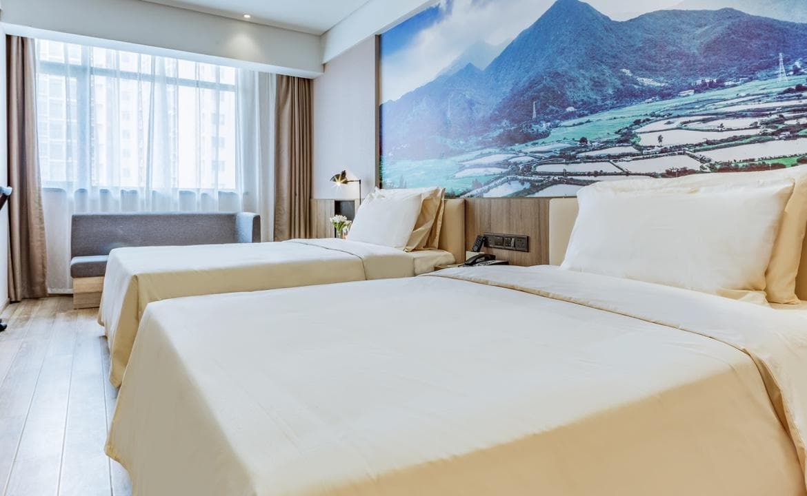 Atour Hotel Huizhou Huiyang High-speed Railway Station photo 2