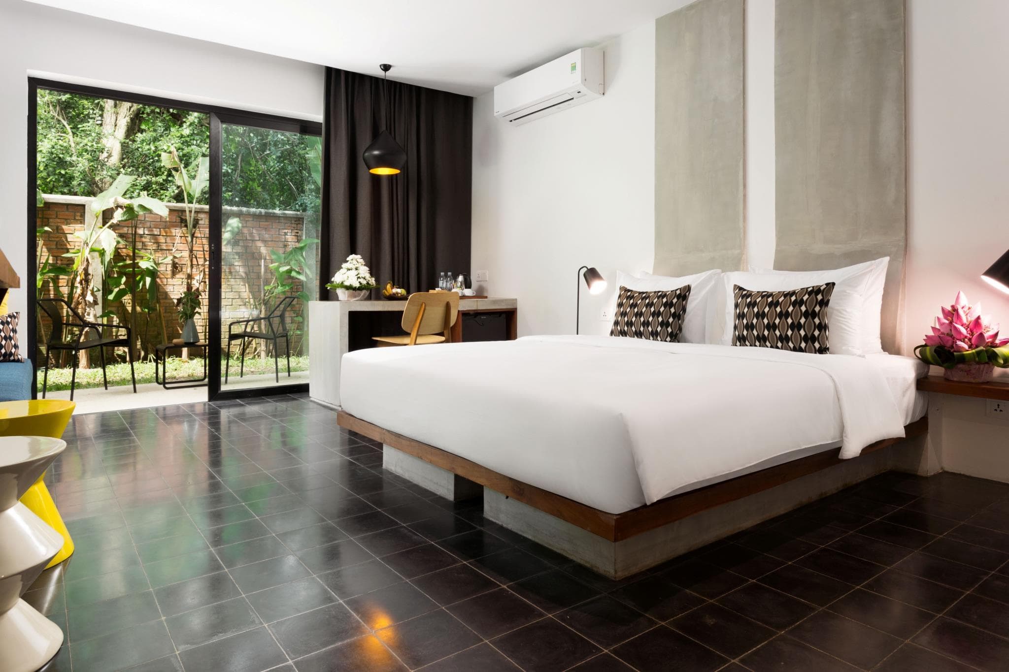 Hillocks Hotel & Spa photo 3