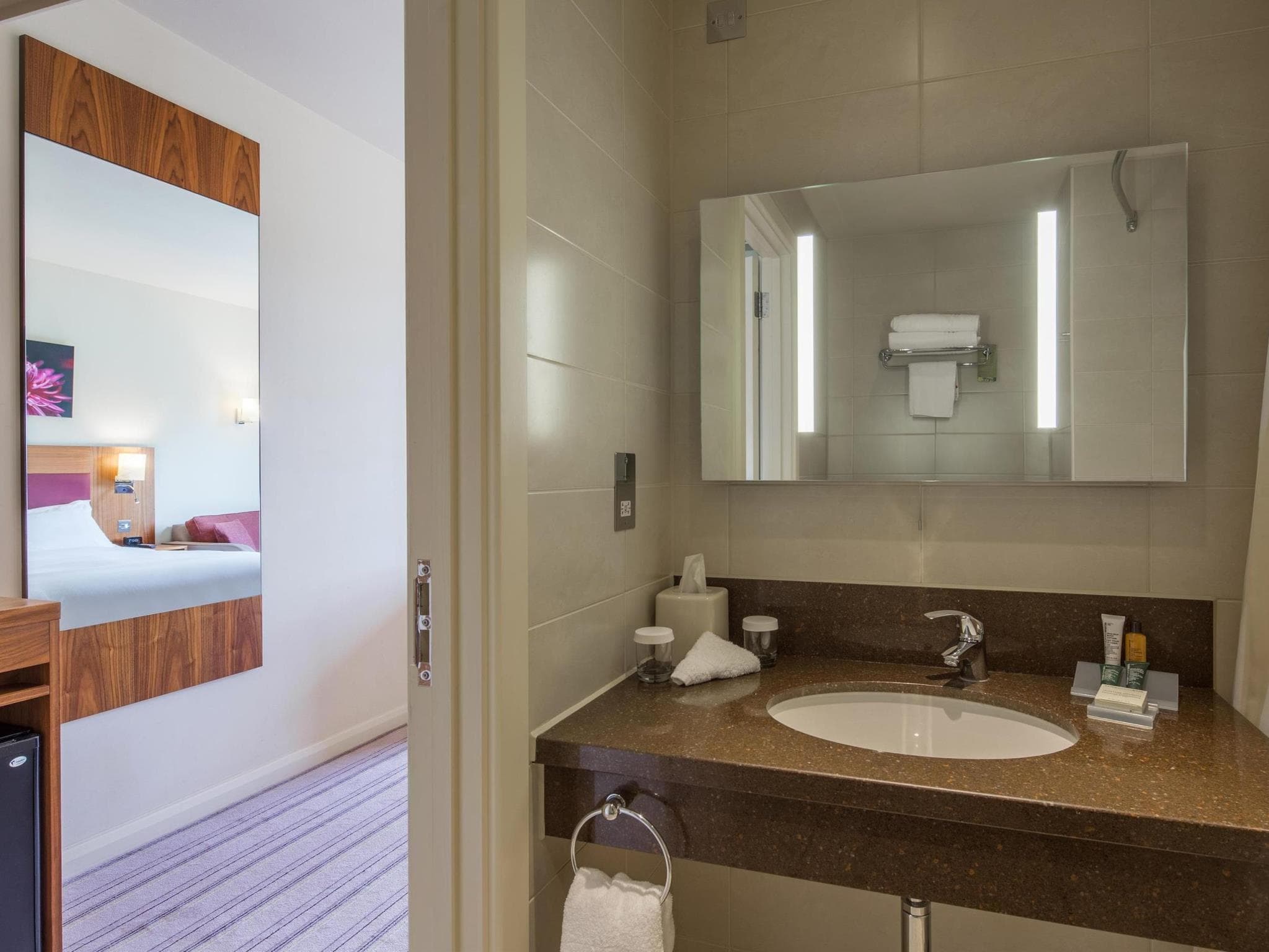 London Luton Vale Hotel By IHG photo 3