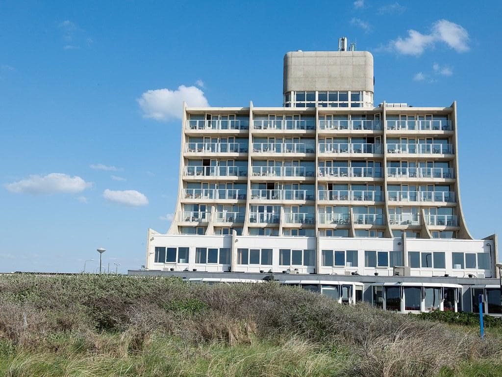 Carlton Beach Hotel