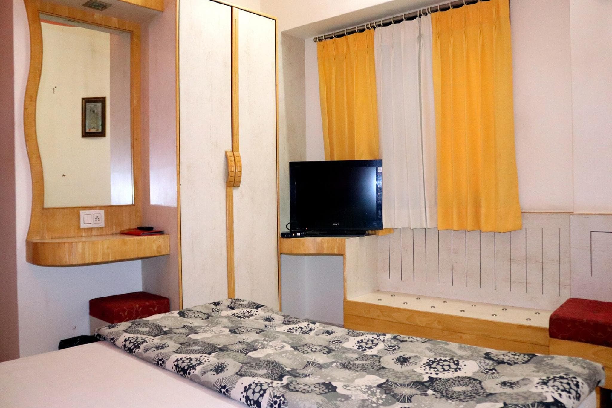 Hotel Vrinda photo 2