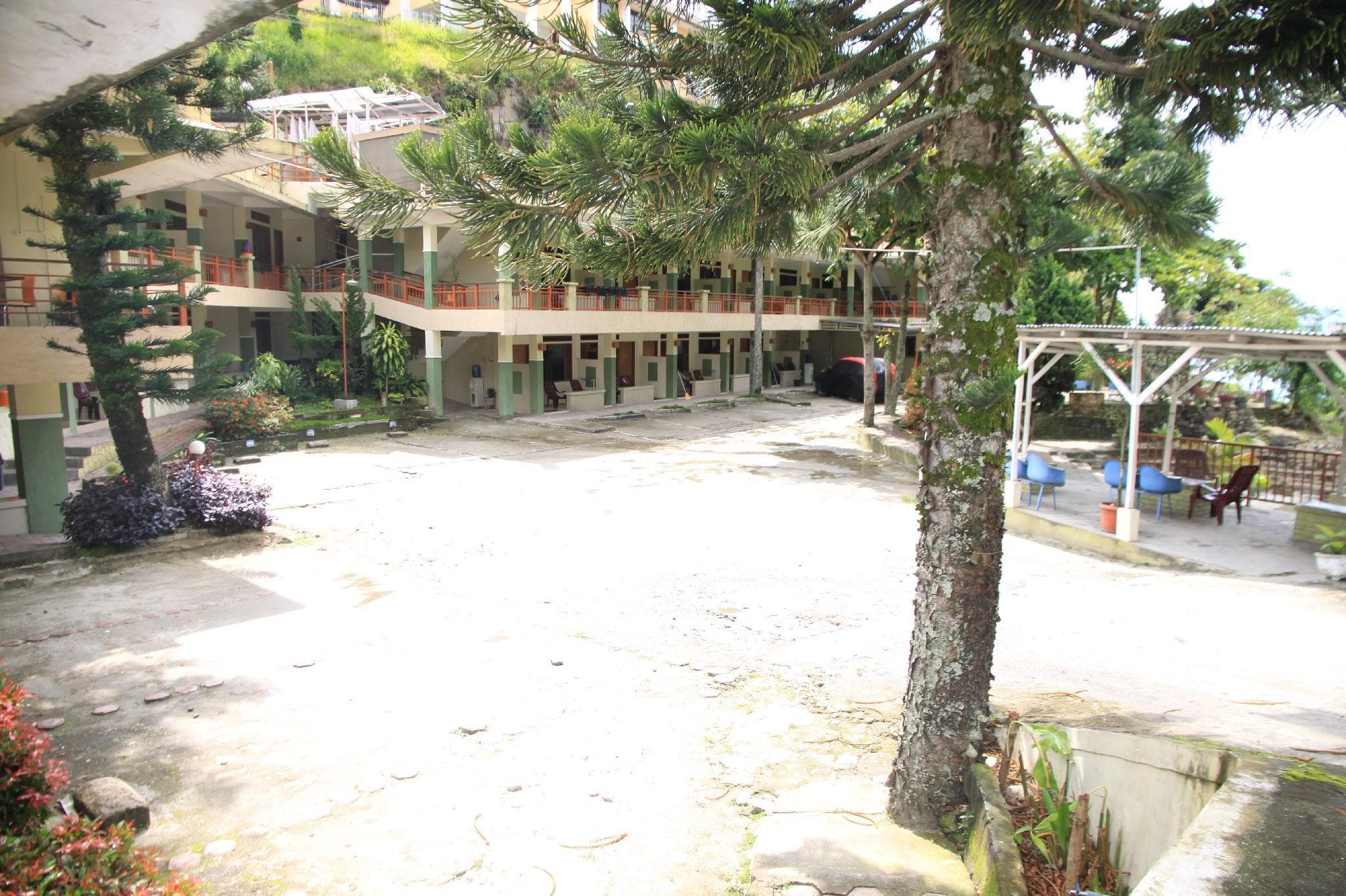 Pandu Lakeside Parapat Hotel photo 4
