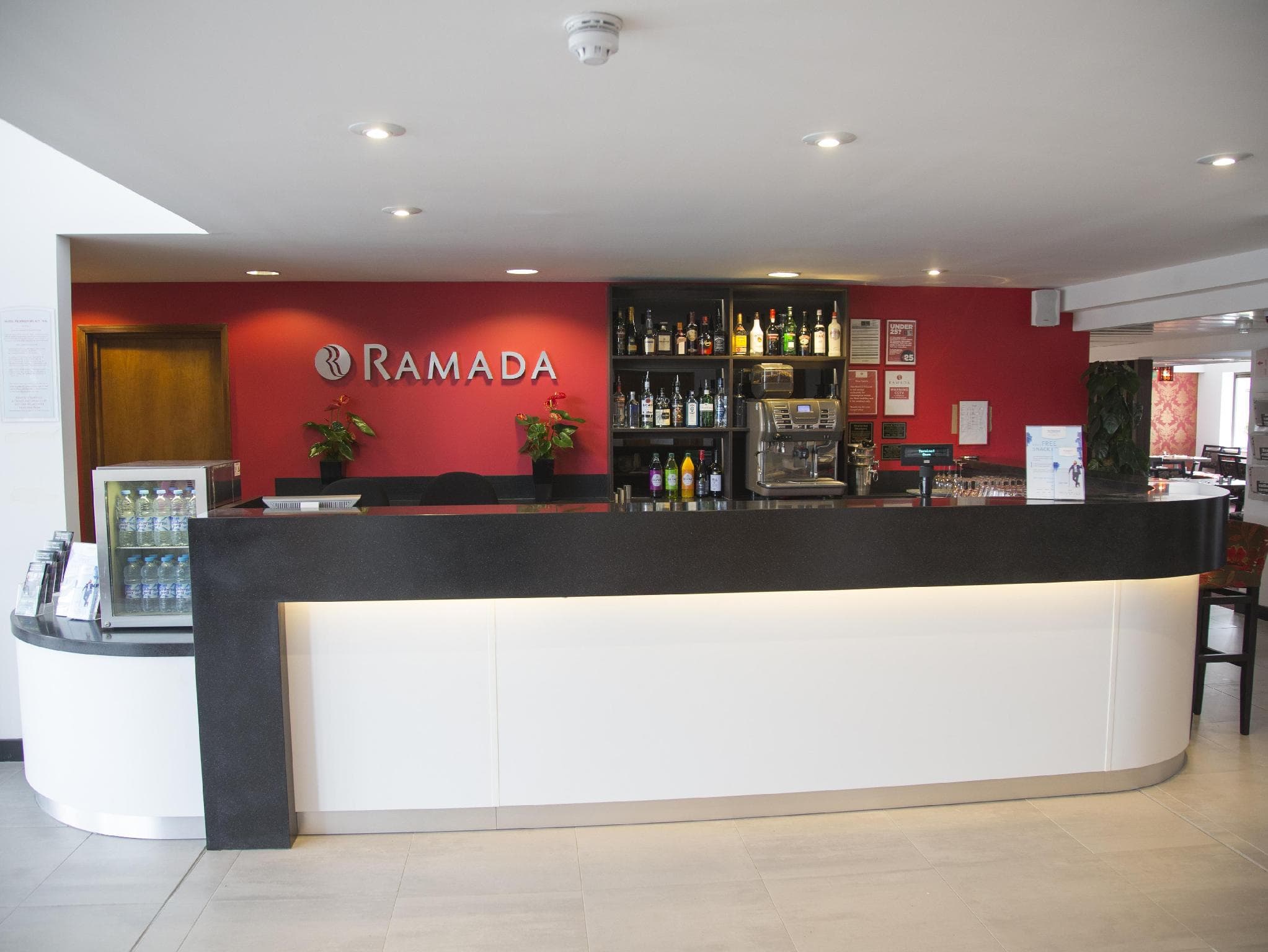 Ramada by Wyndham Cambridge photo 4