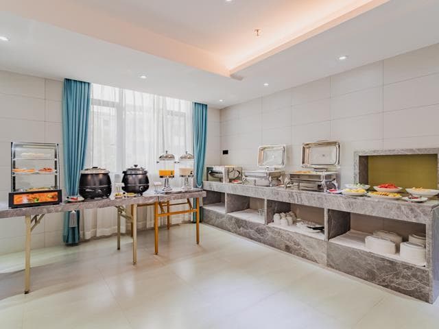 Borrman Hotel Huizhou West Lake Shuidong Street photo 5
