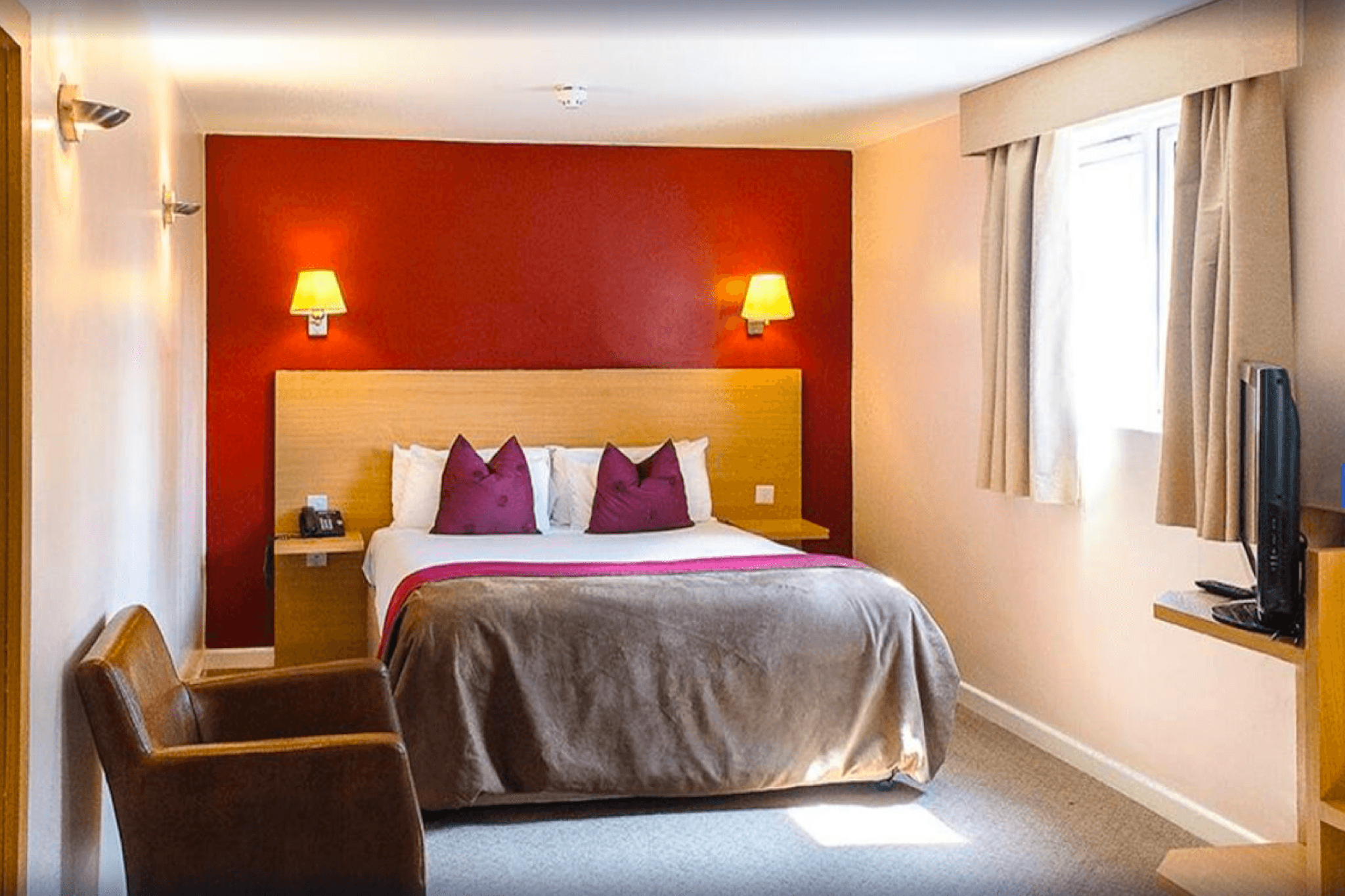 The Luton Hotel photo 2