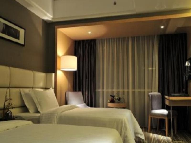 Vienna International Hotel Guangzhou South Railway Station Zhongcun Metro Station photo 4