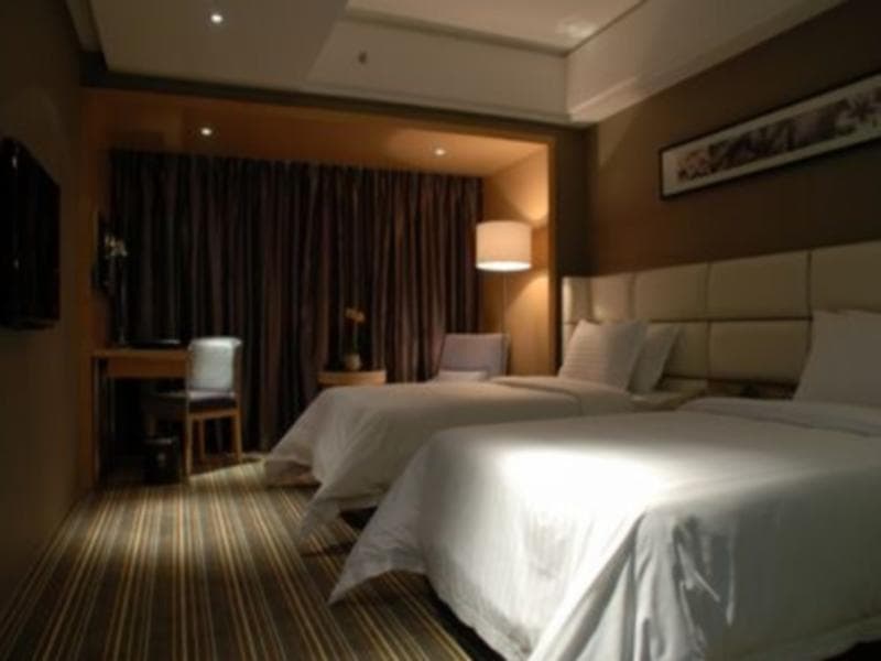 Vienna International Hotel Guangzhou South Railway Station Zhongcun Metro Station photo 5