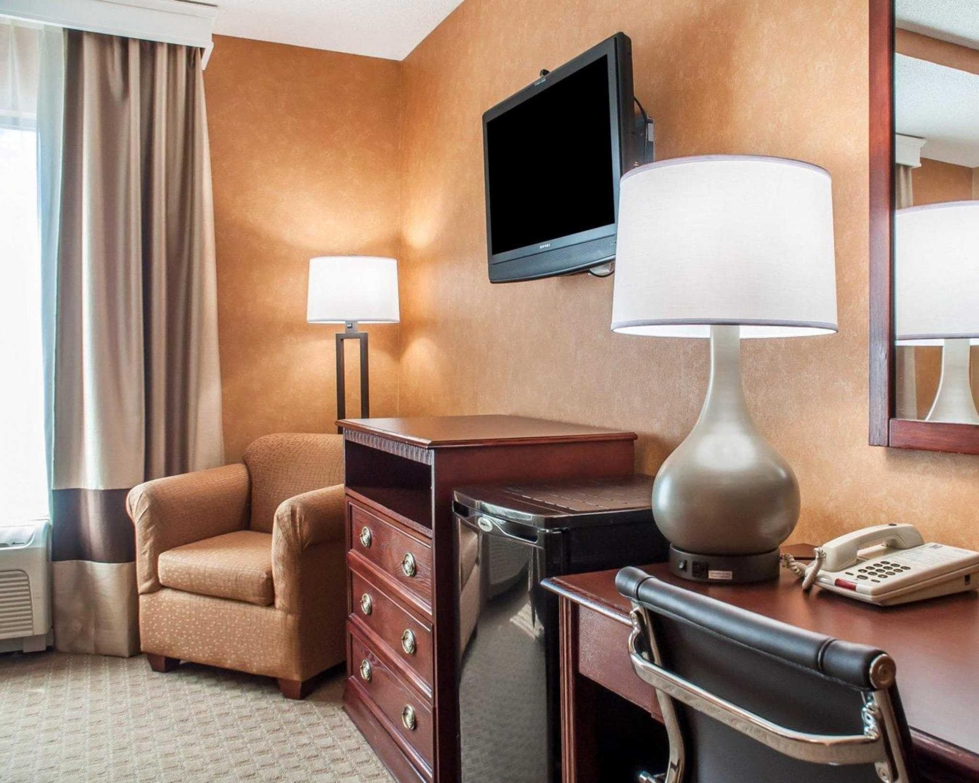 Quality Inn Near Walden Galleria Mall photo 3