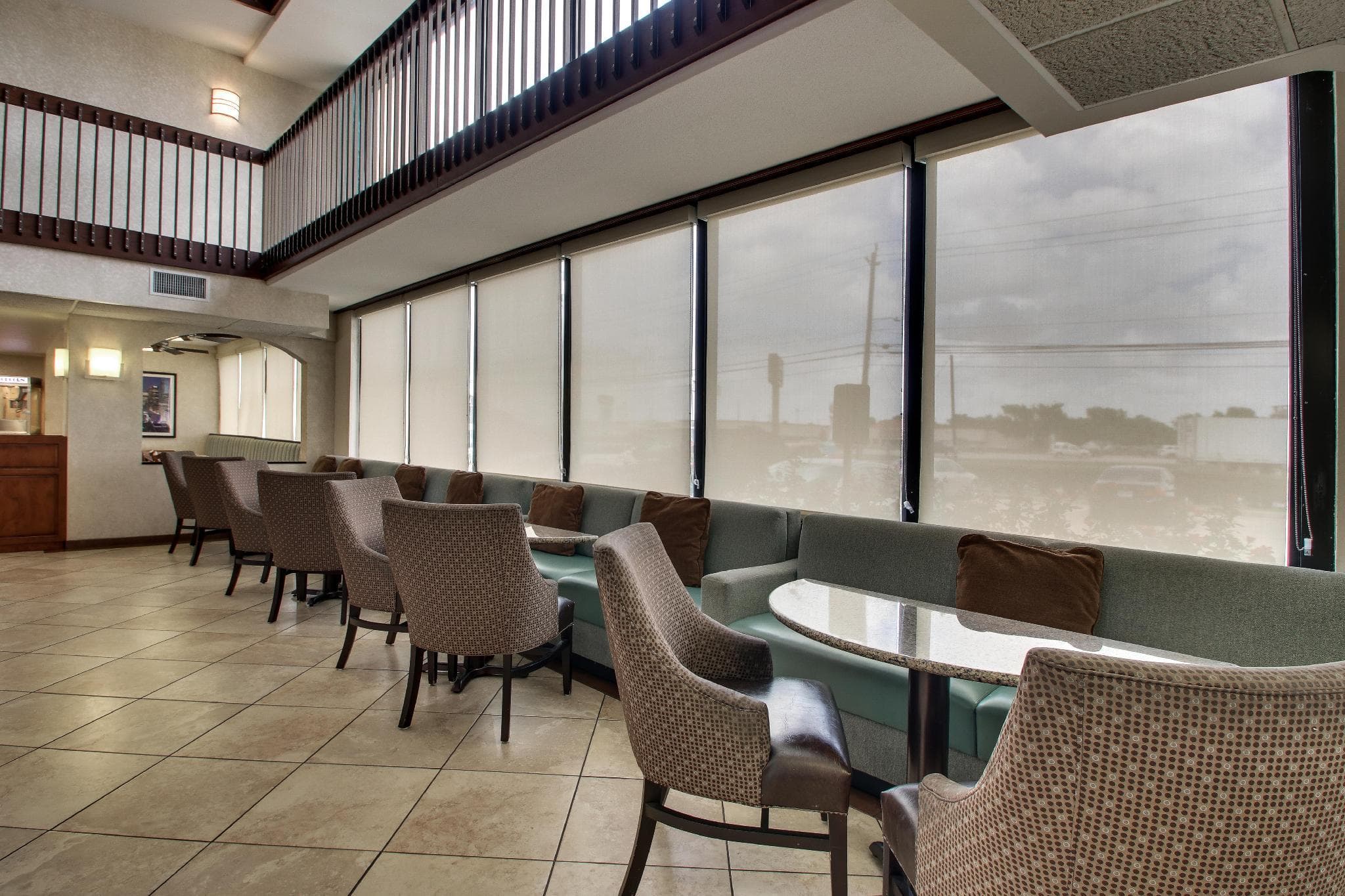 Sonesta Essential Houston Hobby Airport photo 5