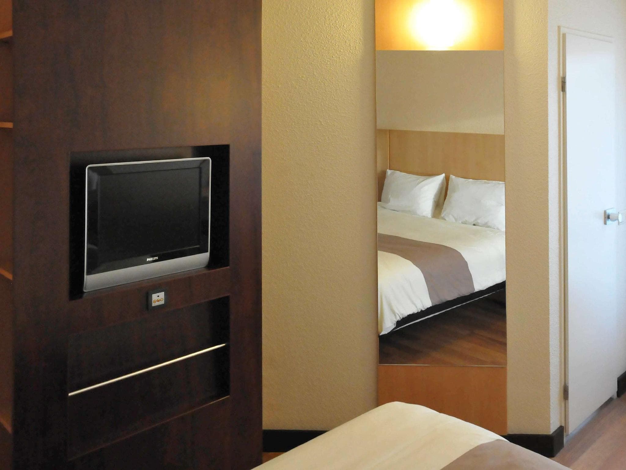 Ibis Antwerpen Centrum photo 2