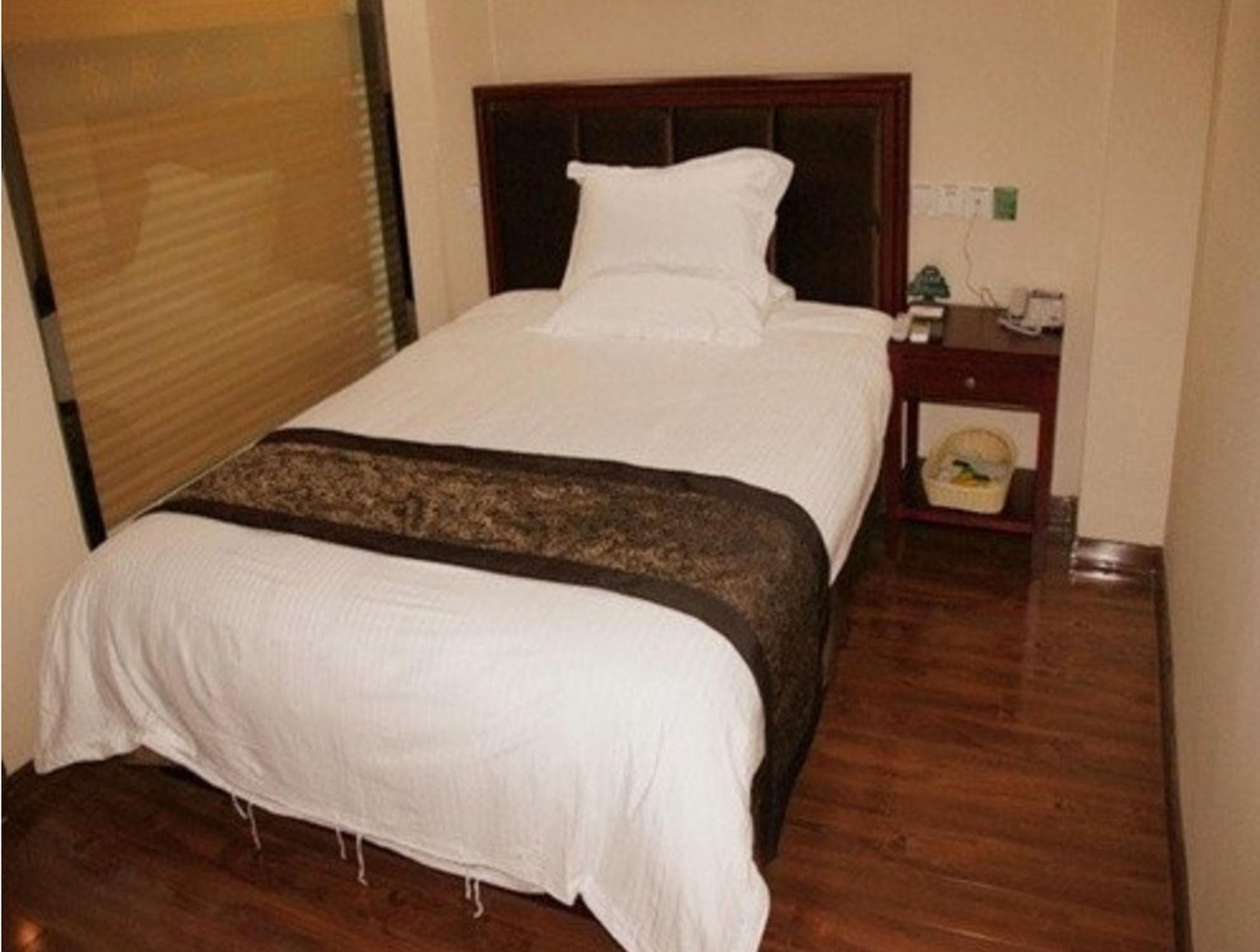 GreenTree Inn Yancheng Dongtai Railway Station Beihai East Road Express Hotel photo 2