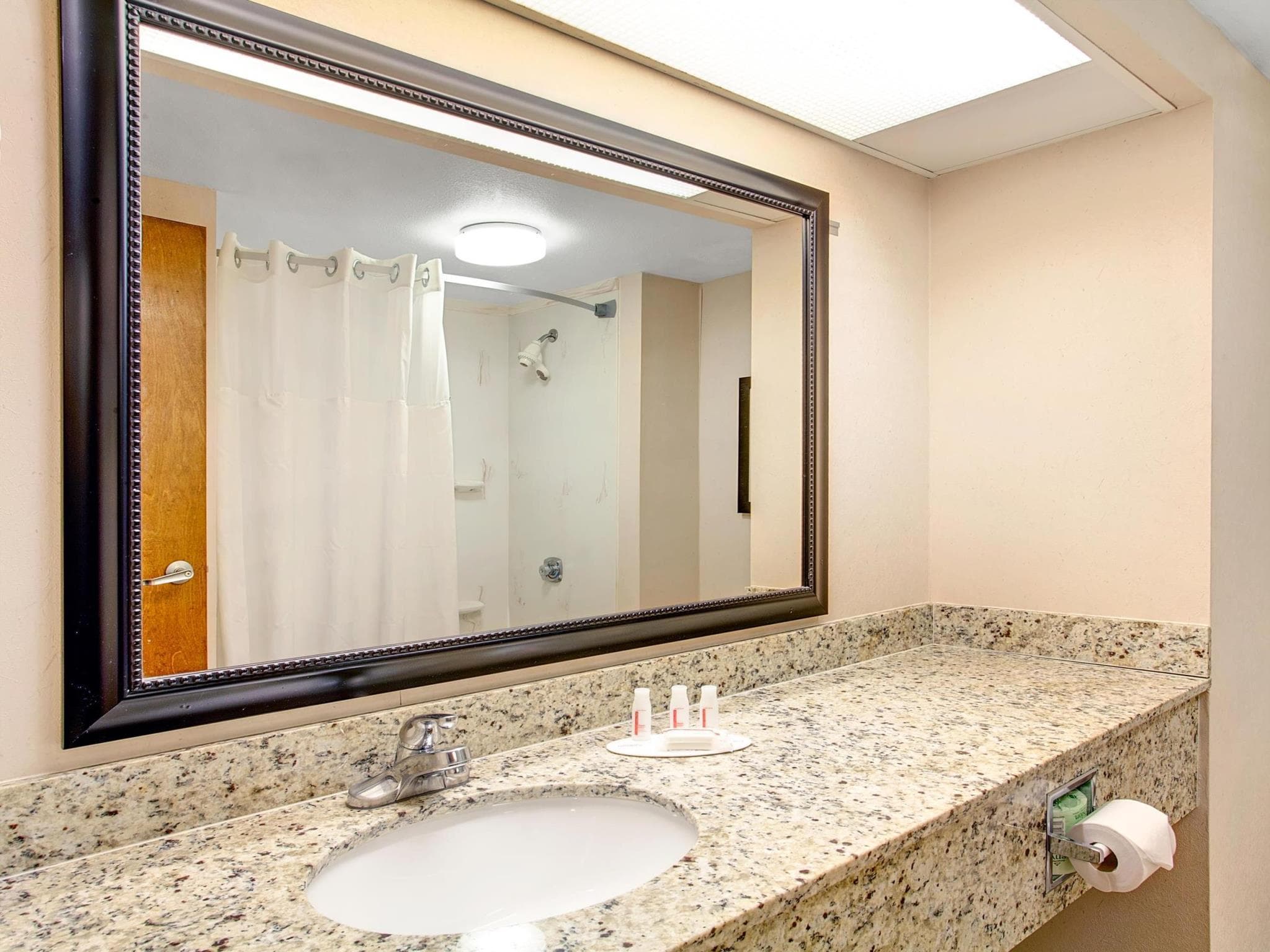 Ramada by Wyndham Pigeon Forge North photo 5
