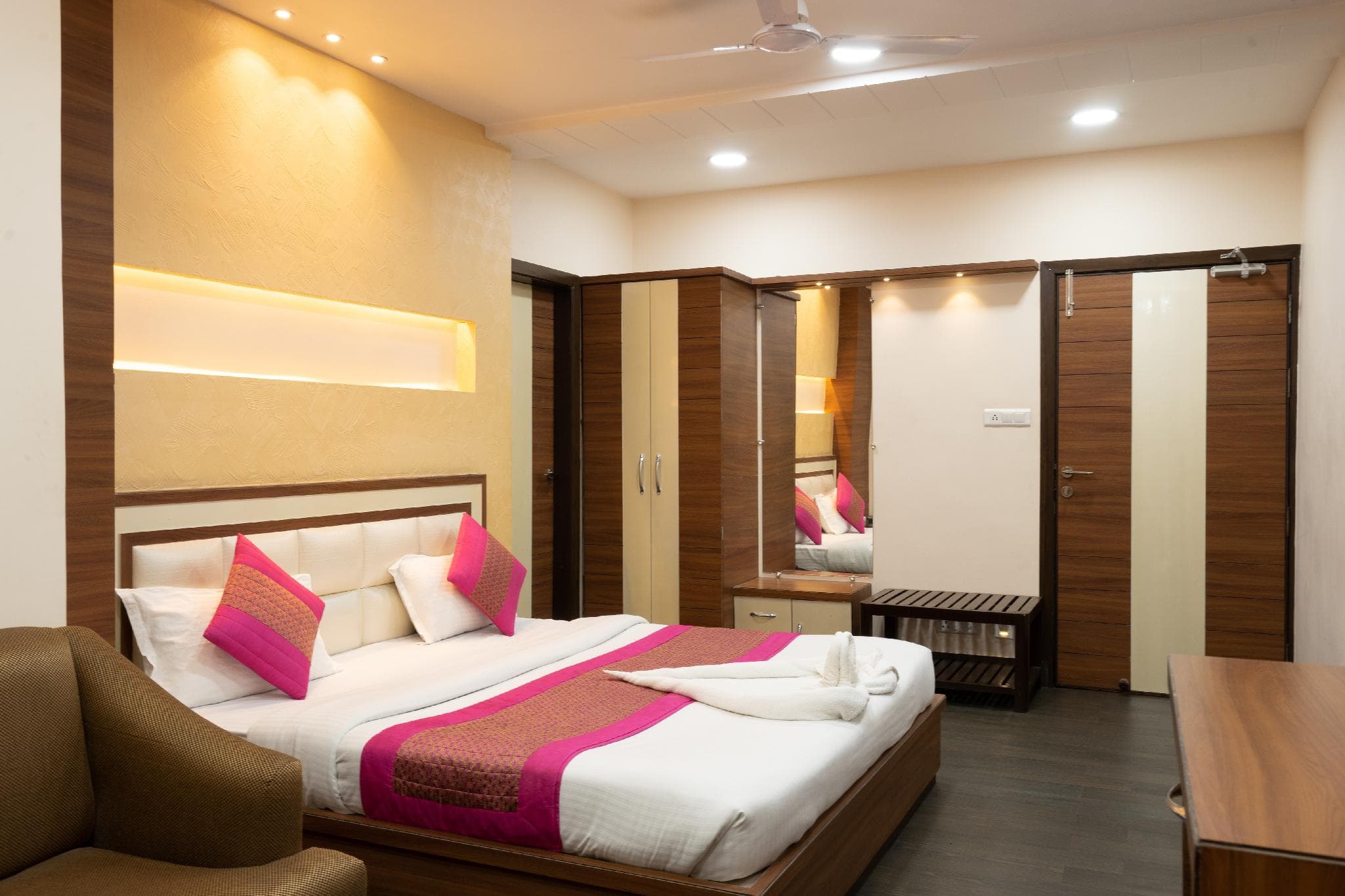Hotel Manas Continental photo 4