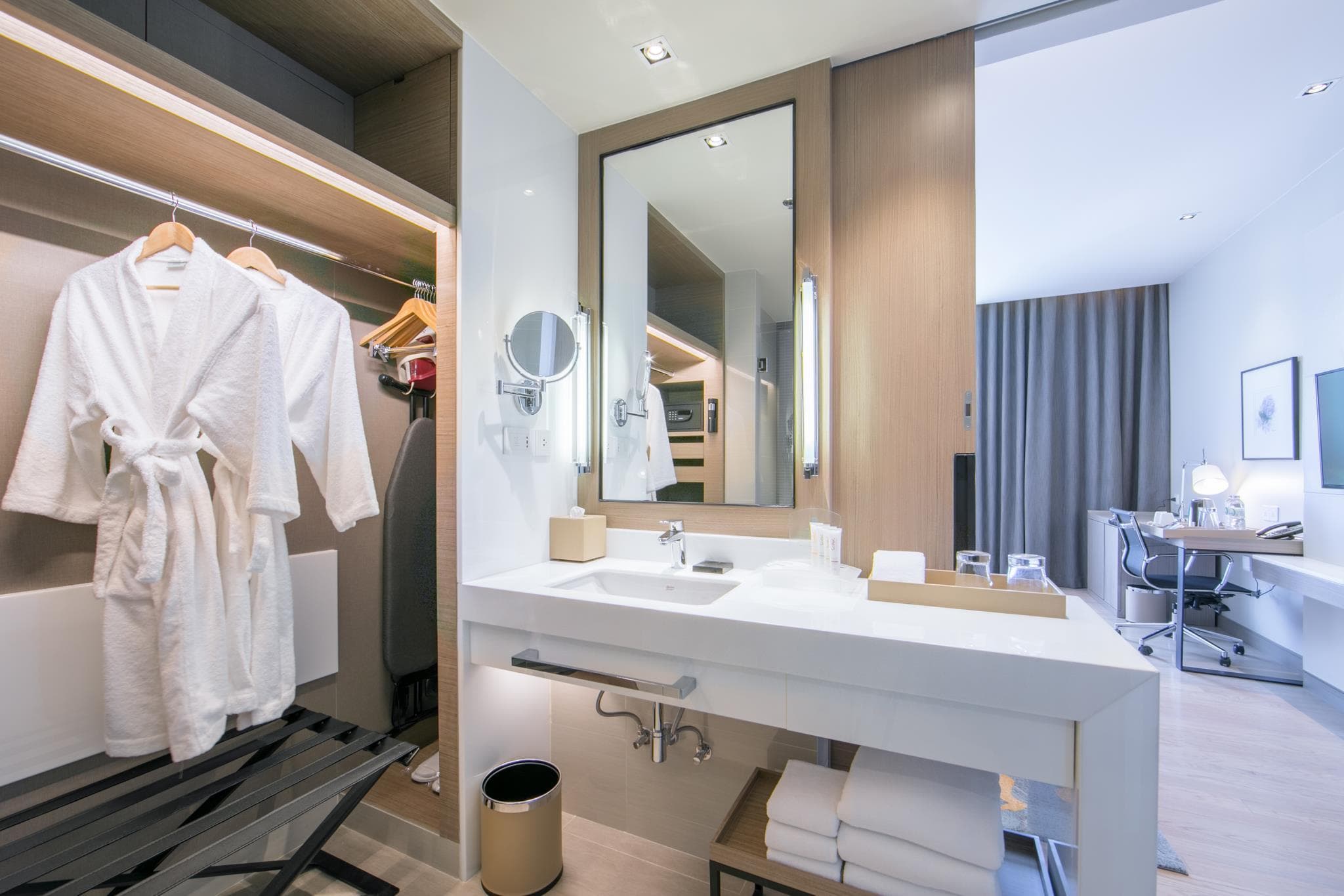 Holiday Inn & Suites Rayong City Centre By IHG photo 2