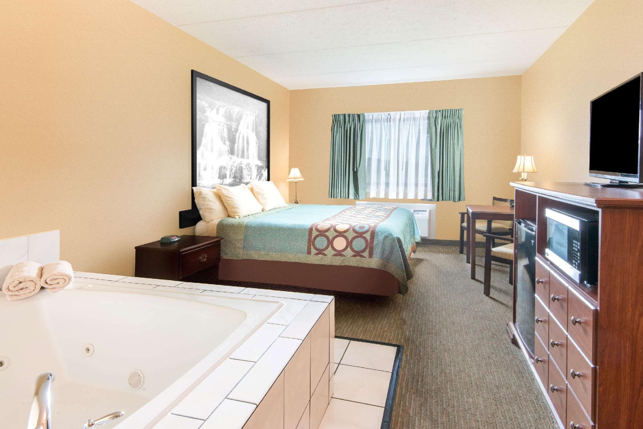 Super 8 By Wyndham Henrietta/Rochester Area photo 2