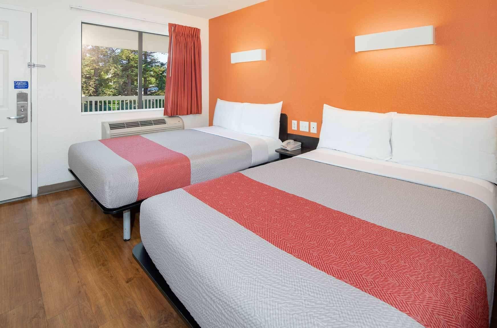 Motel 6 Arcadia, CA - Los Angeles - Pasadena Area photo 2