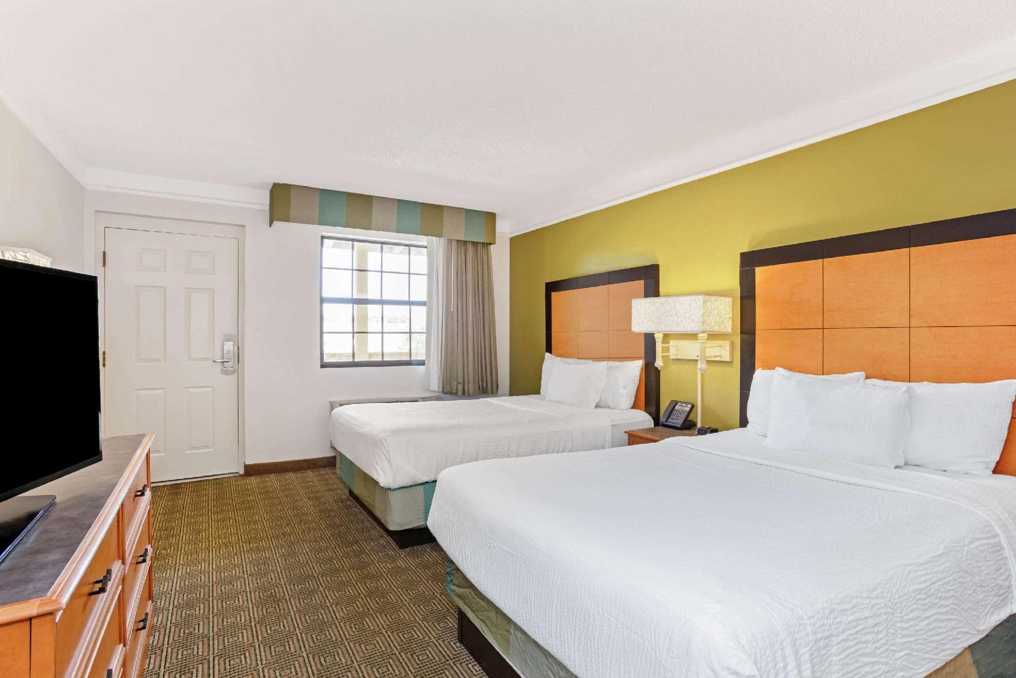 La Quinta Inn by Wyndham Orlando Airport West photo 2