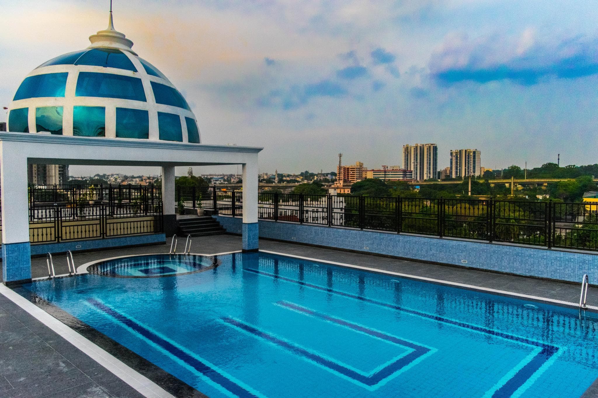 RG Royal Hotel & Convention Centre photo 5