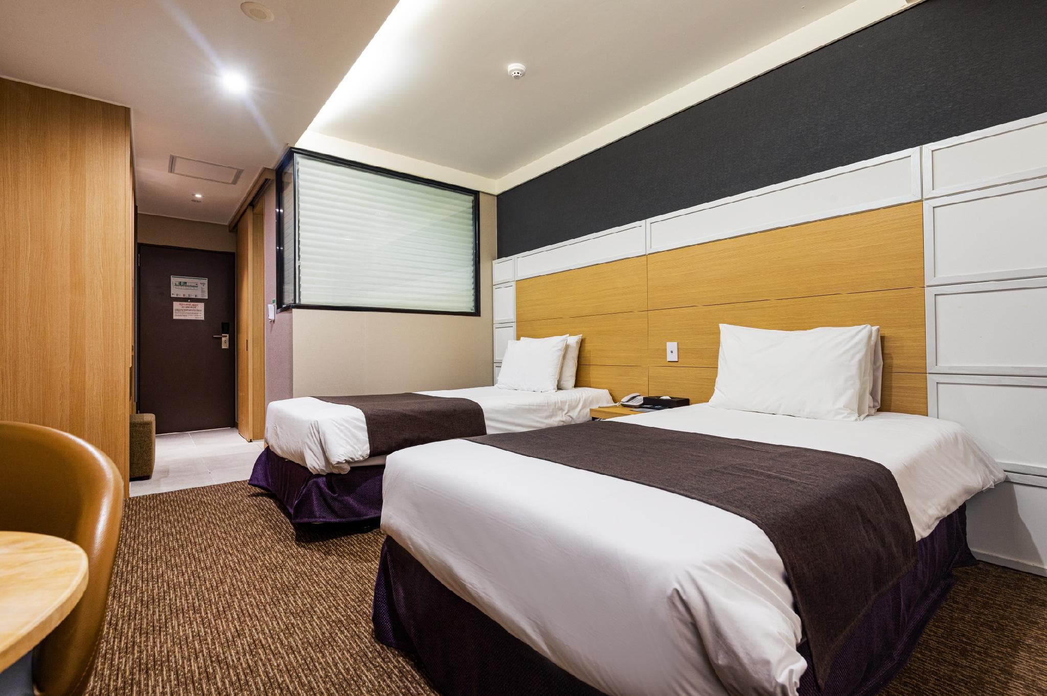 Eastern Hotel Jeju photo 2