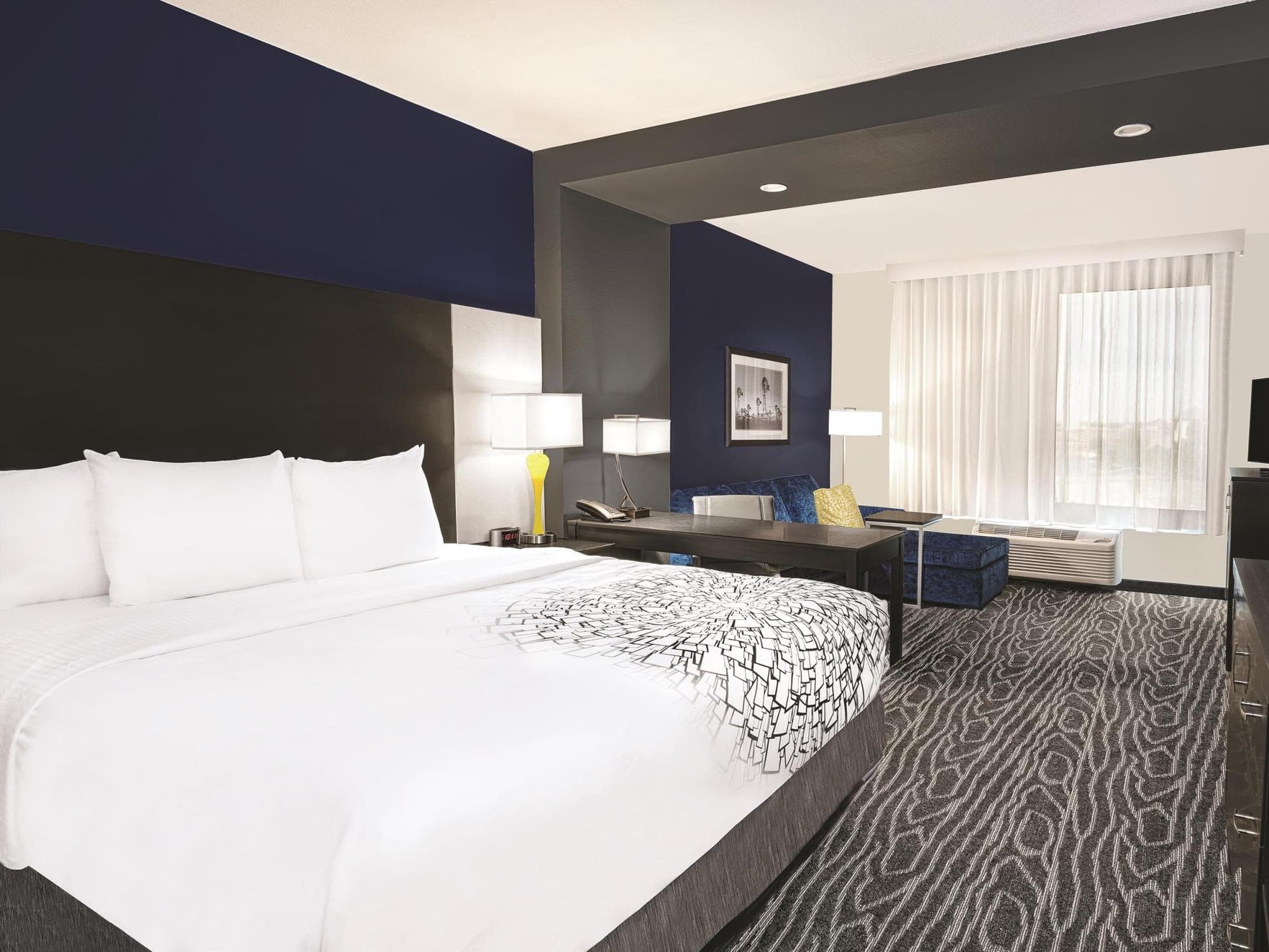 La Quinta Inn & Suites by Wyndham Odessa N. - Sienna Tower photo 3