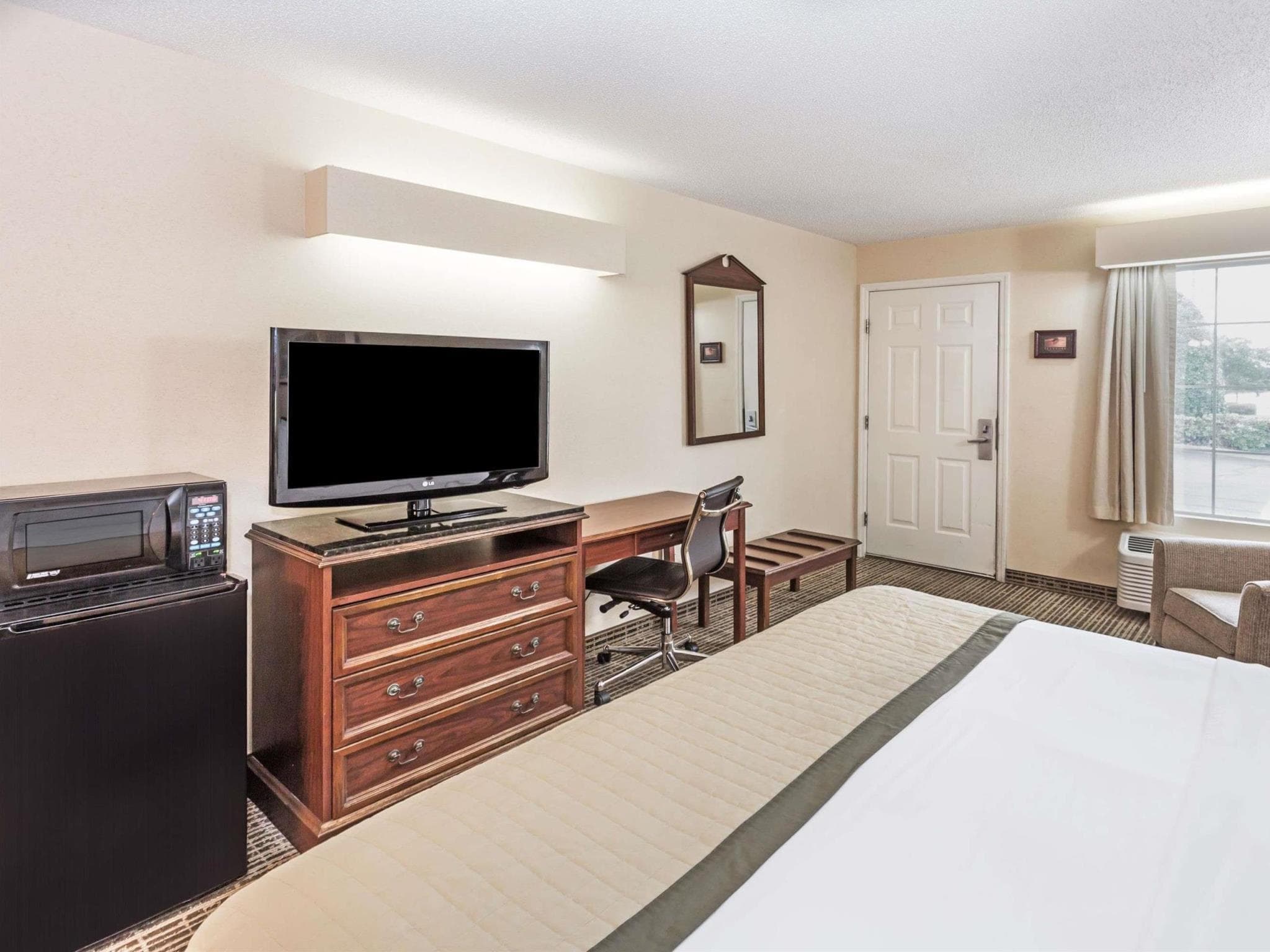 Baymont by Wyndham Valdosta at Valdosta Mall photo 4