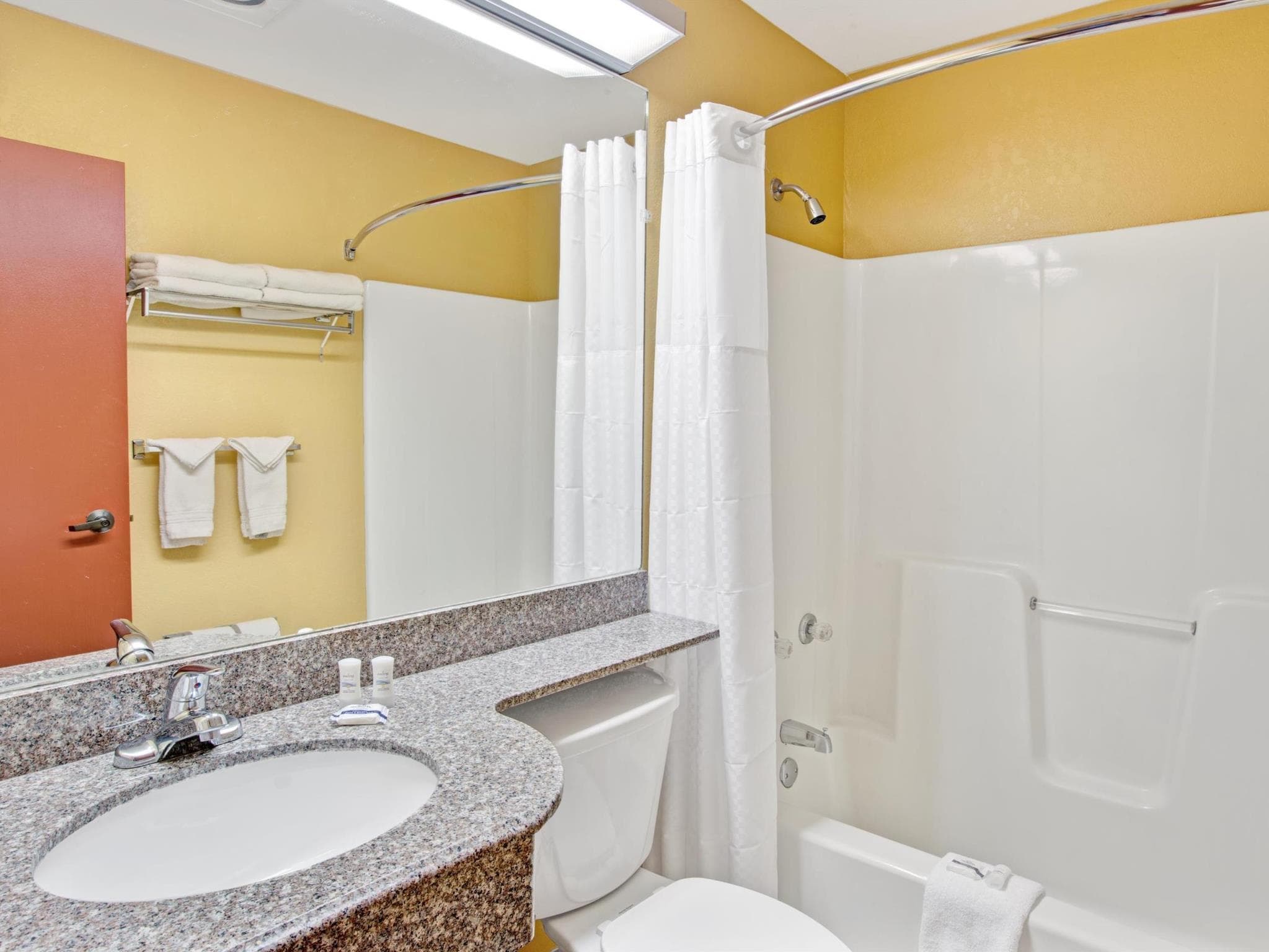 Microtel Inn & Suites by Wyndham Gatlinburg photo 5