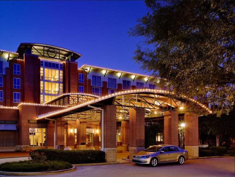 The Chattanoogan Hotel, Curio Collection by Hilton