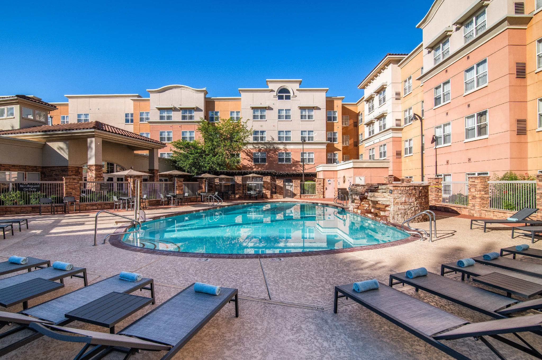 Residence Inn by Marriott Phoenix Glendale Sports & Entertainment District photo 5