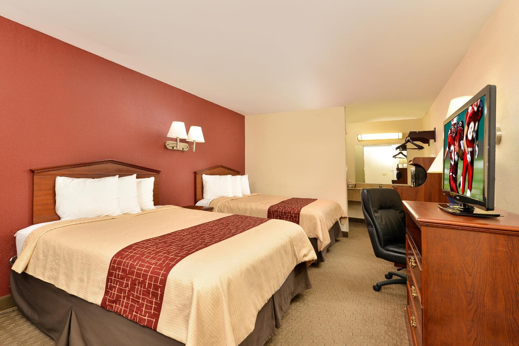Red Roof Inn Dalton photo 2