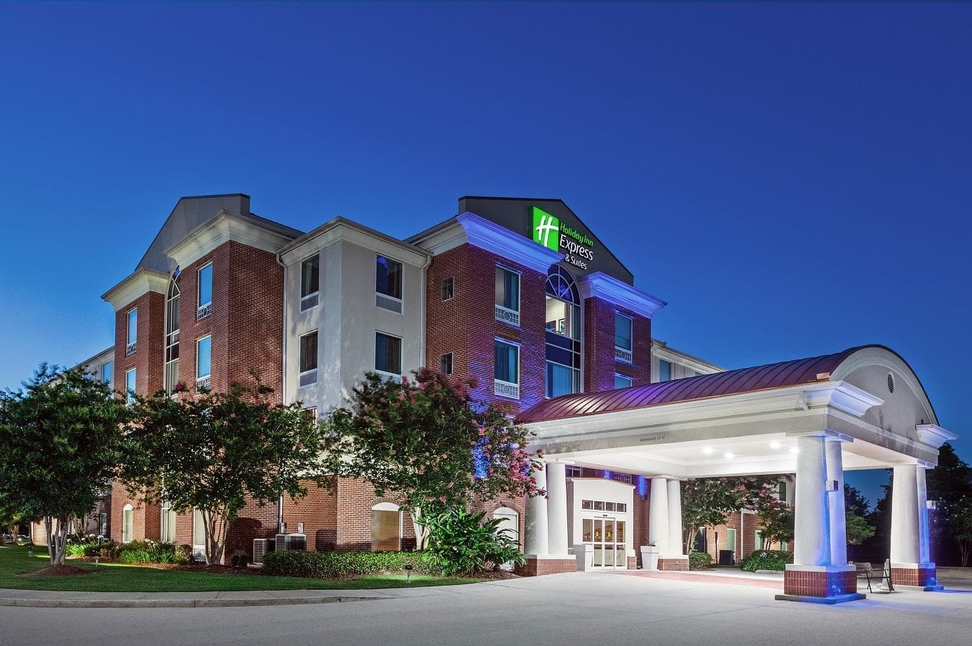 Holiday Inn Express & Suites Baton Rouge East By IHG