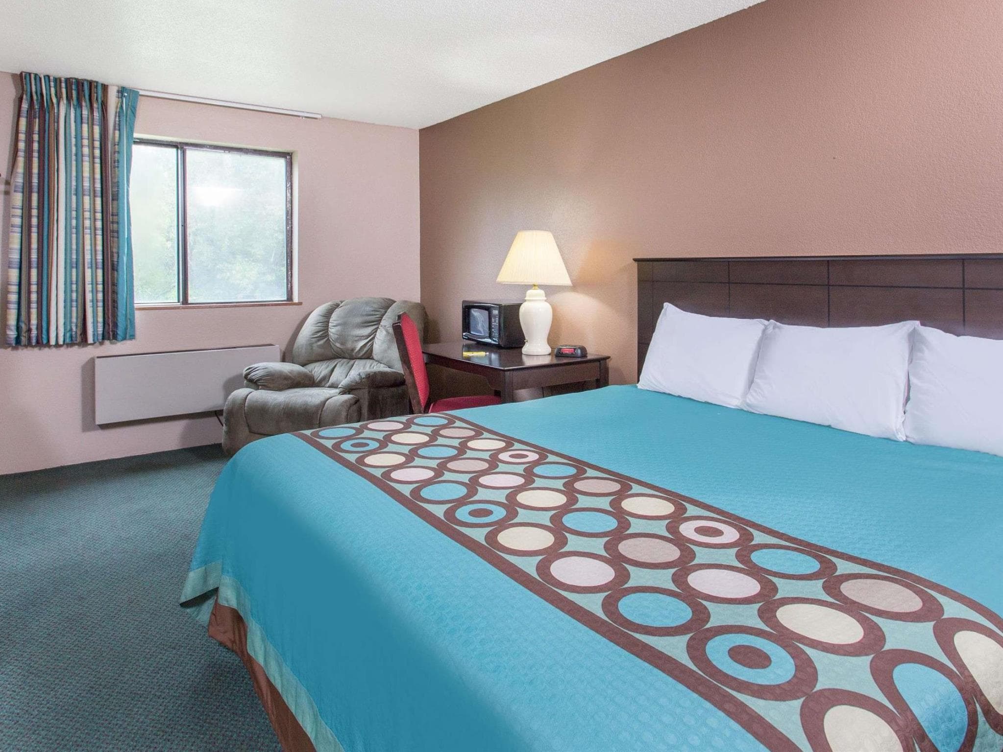 Super 8 By Wyndham Austin Mn photo 4