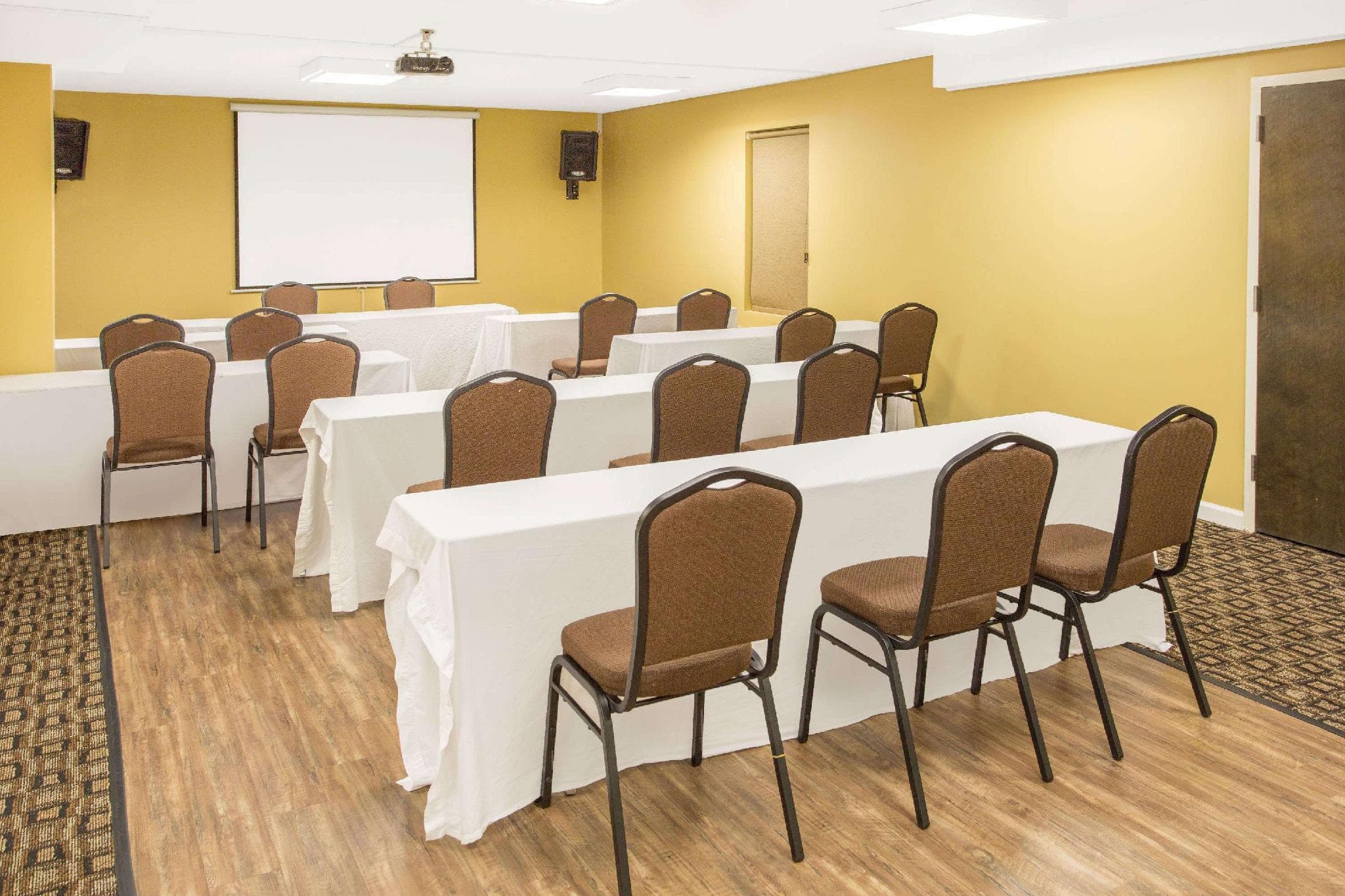Days Inn by Wyndham Raleigh-Airport-Research Triangle Park photo 4