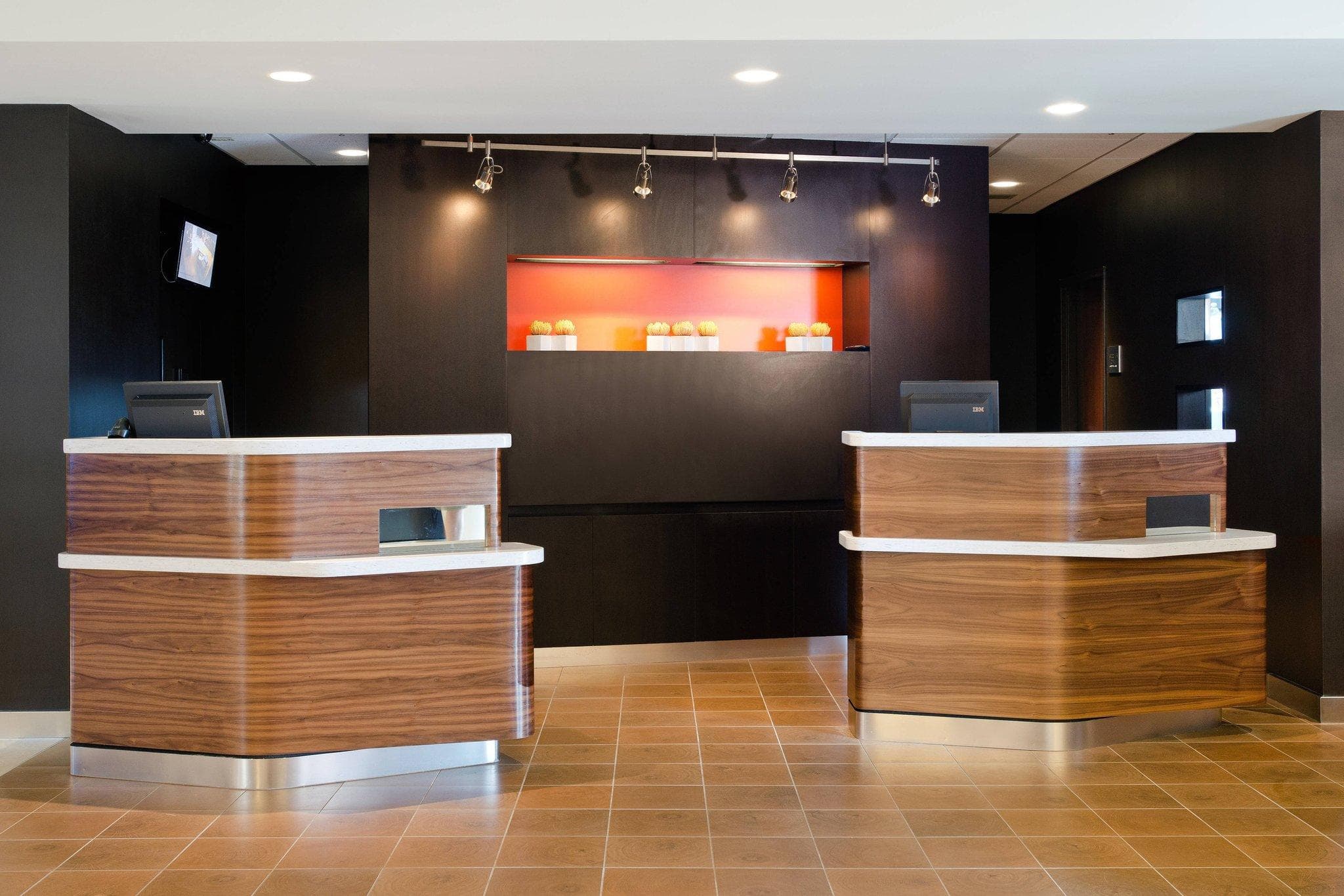 Courtyard by Marriott St. Louis Westport Plaza