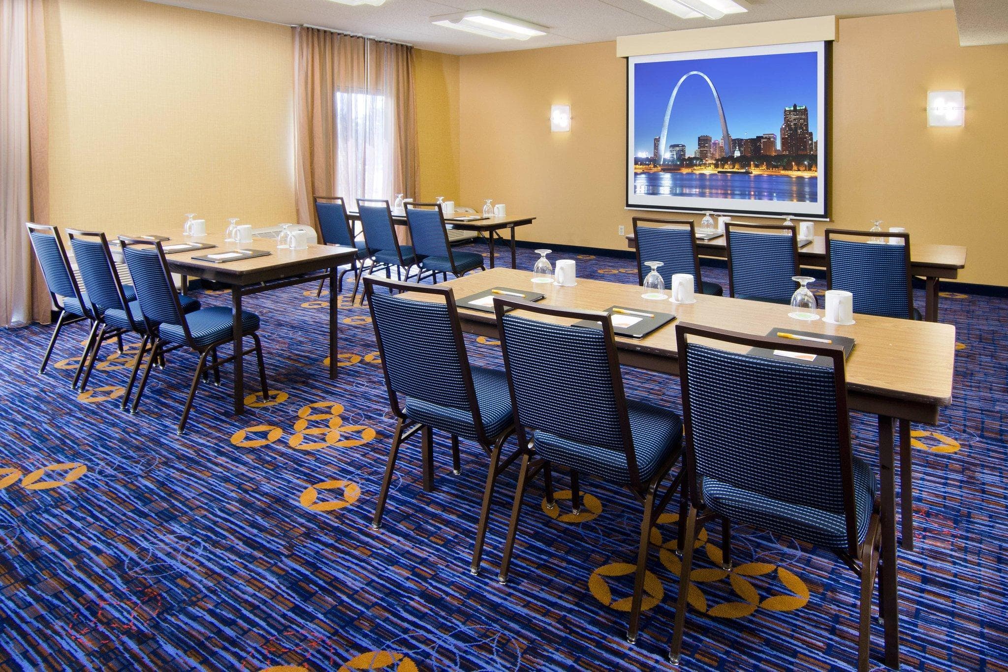 Courtyard by Marriott St. Louis Westport Plaza photo 4