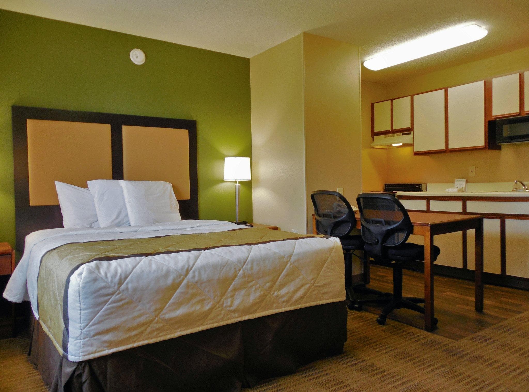 Extended Stay America Select Suites - Raleigh - RTP - 4610 Miami Blvd.