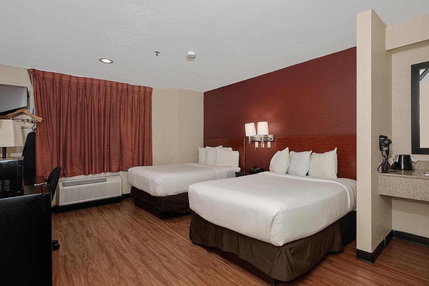 GreenTree Inn Houston IAH Airport photo 2