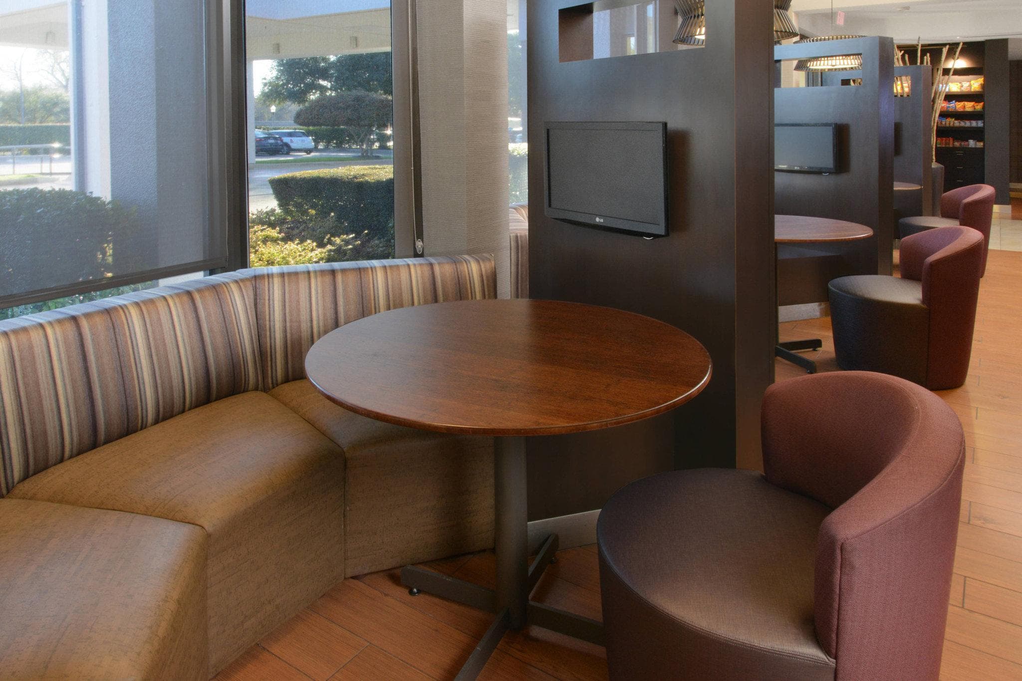 Courtyard by Marriott Fort Worth University Drive photo 5