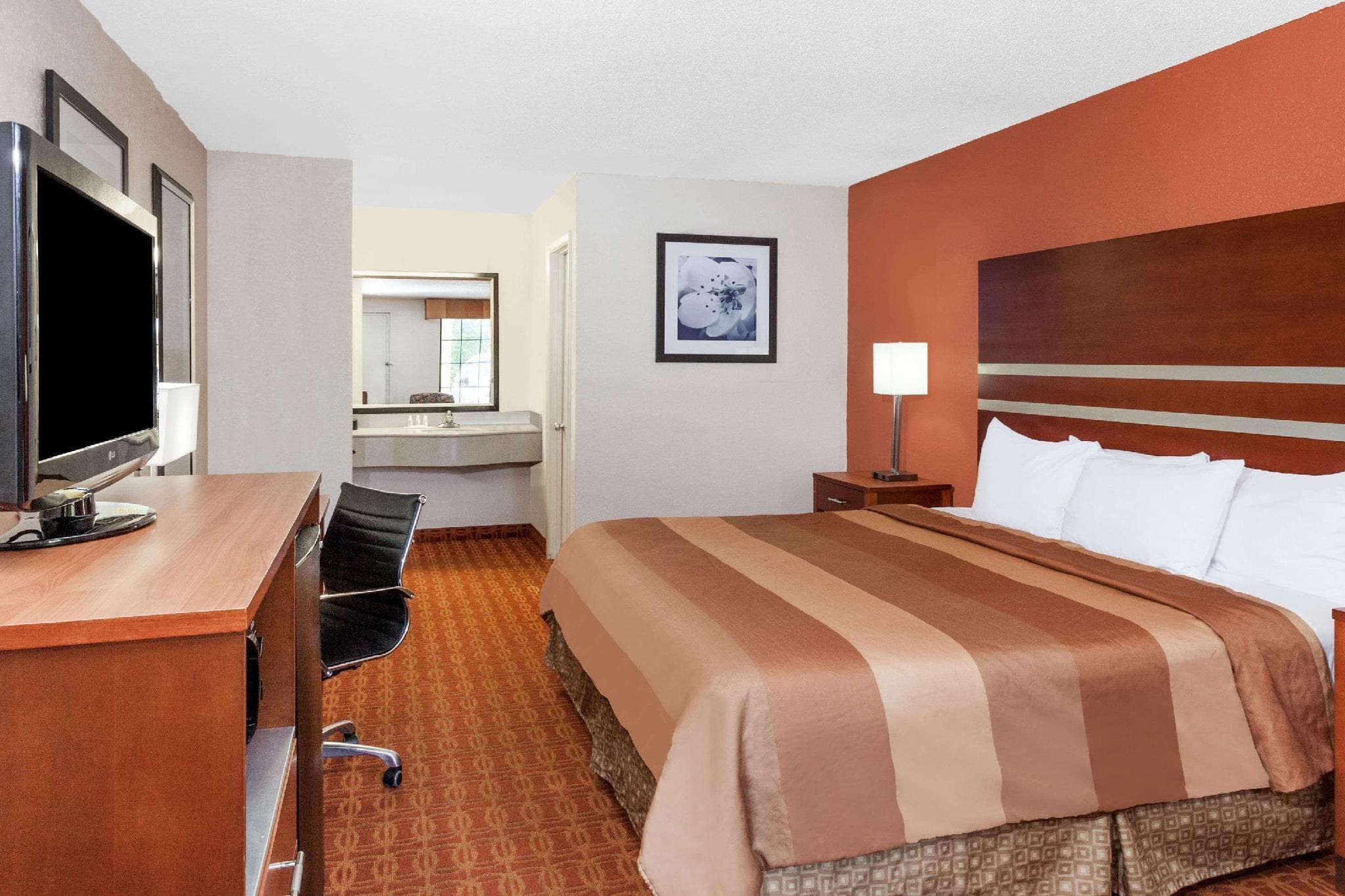 Days Inn by Wyndham Dalton photo 2