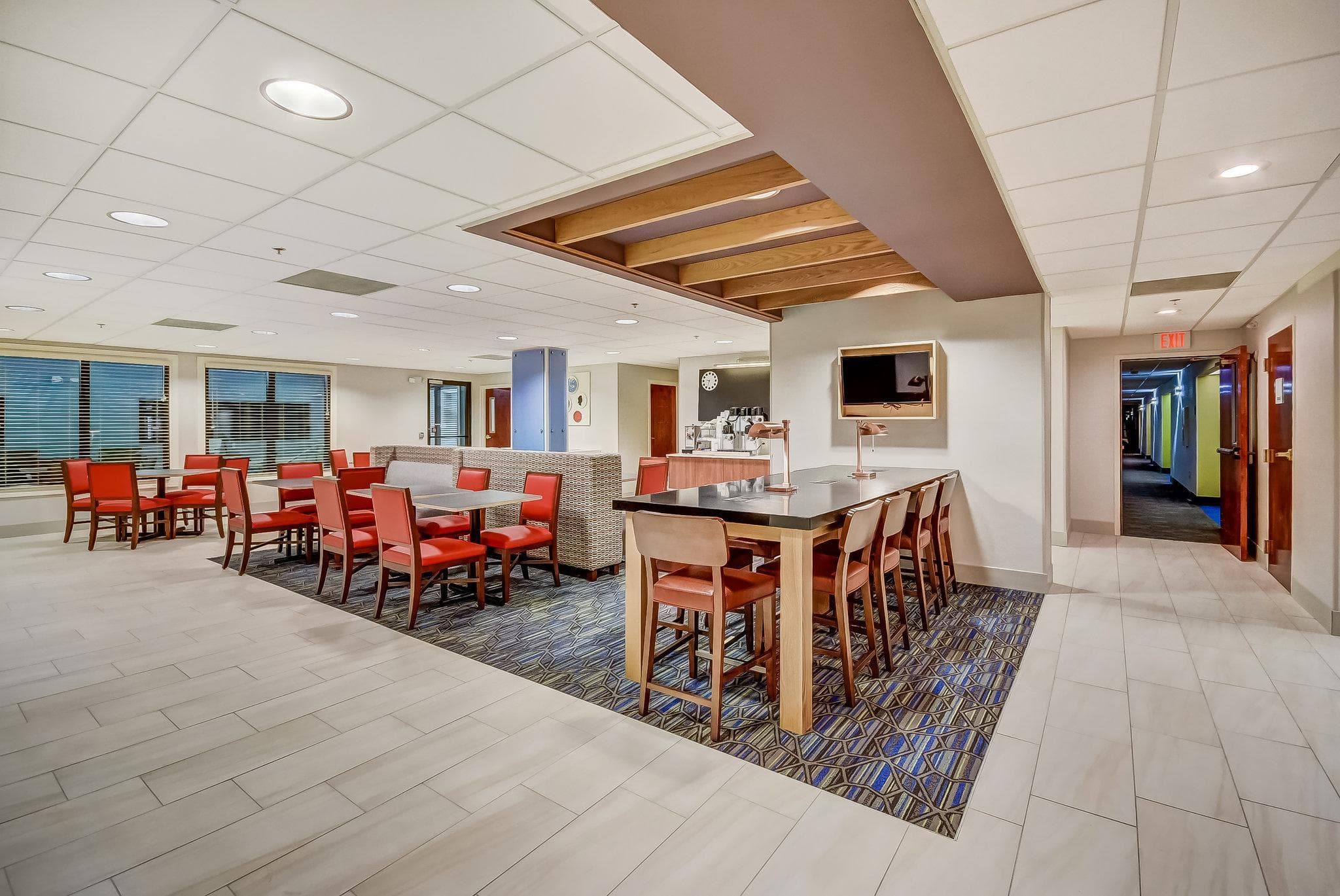 Holiday Inn Express & Suites Greenville Airport By IHG photo 3