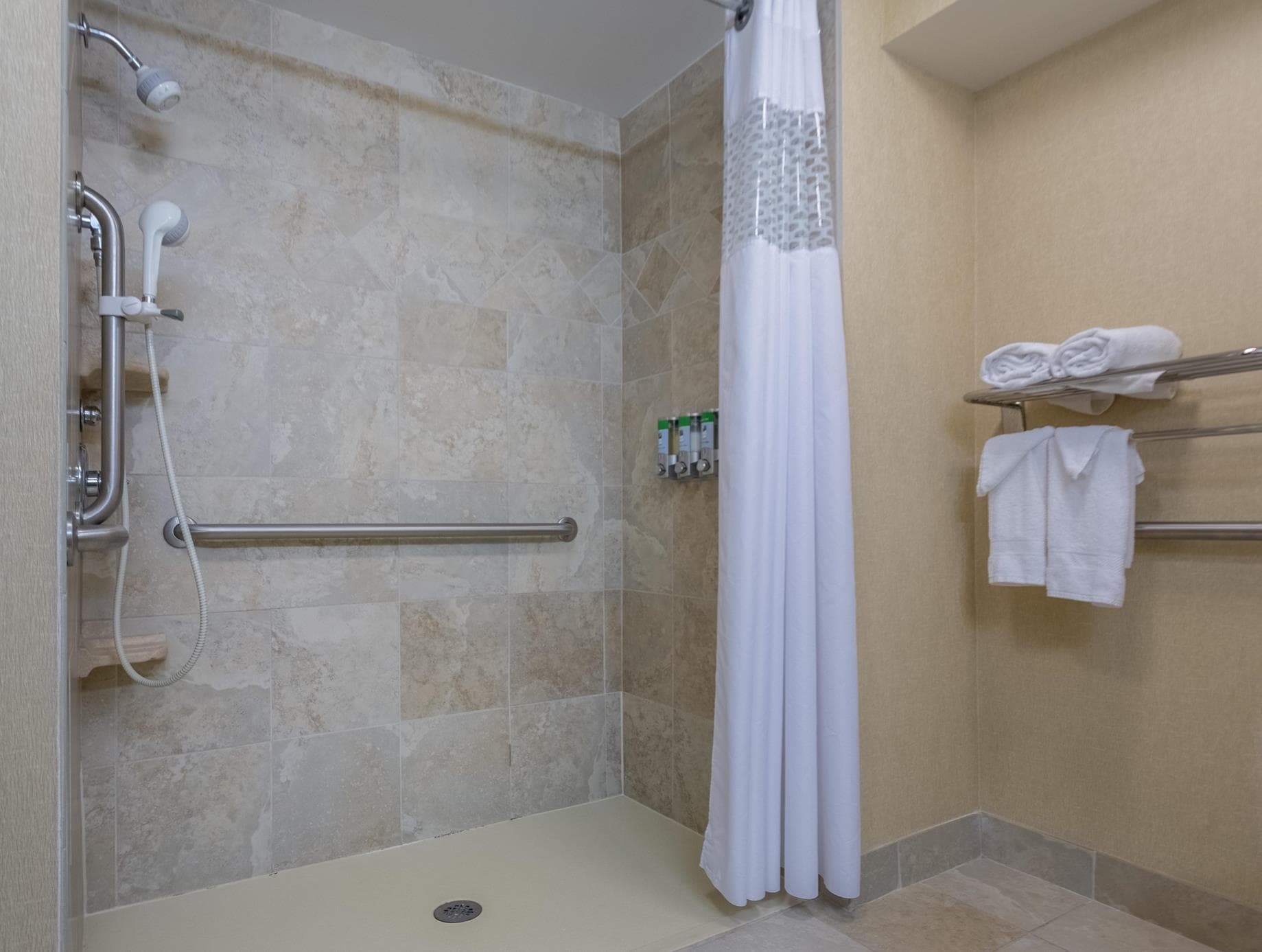 Hampton Inn & Suites Knoxville-Downtown photo 2